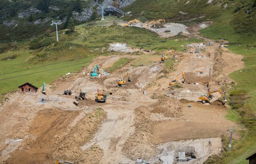 Skipistenbau in Zürs, September 2020